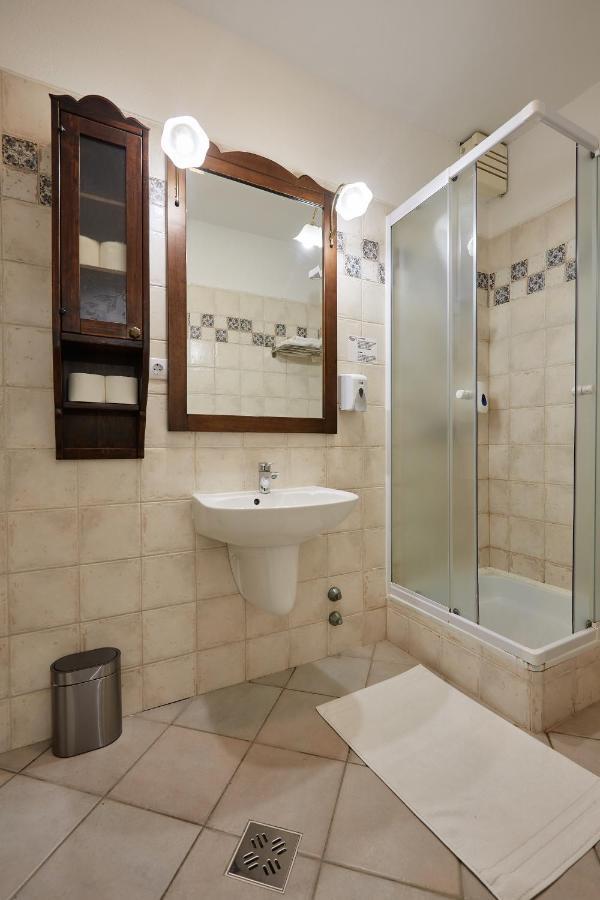Tercia Hubertus Panzio Bed & Breakfast Шопрон Екстериор снимка
